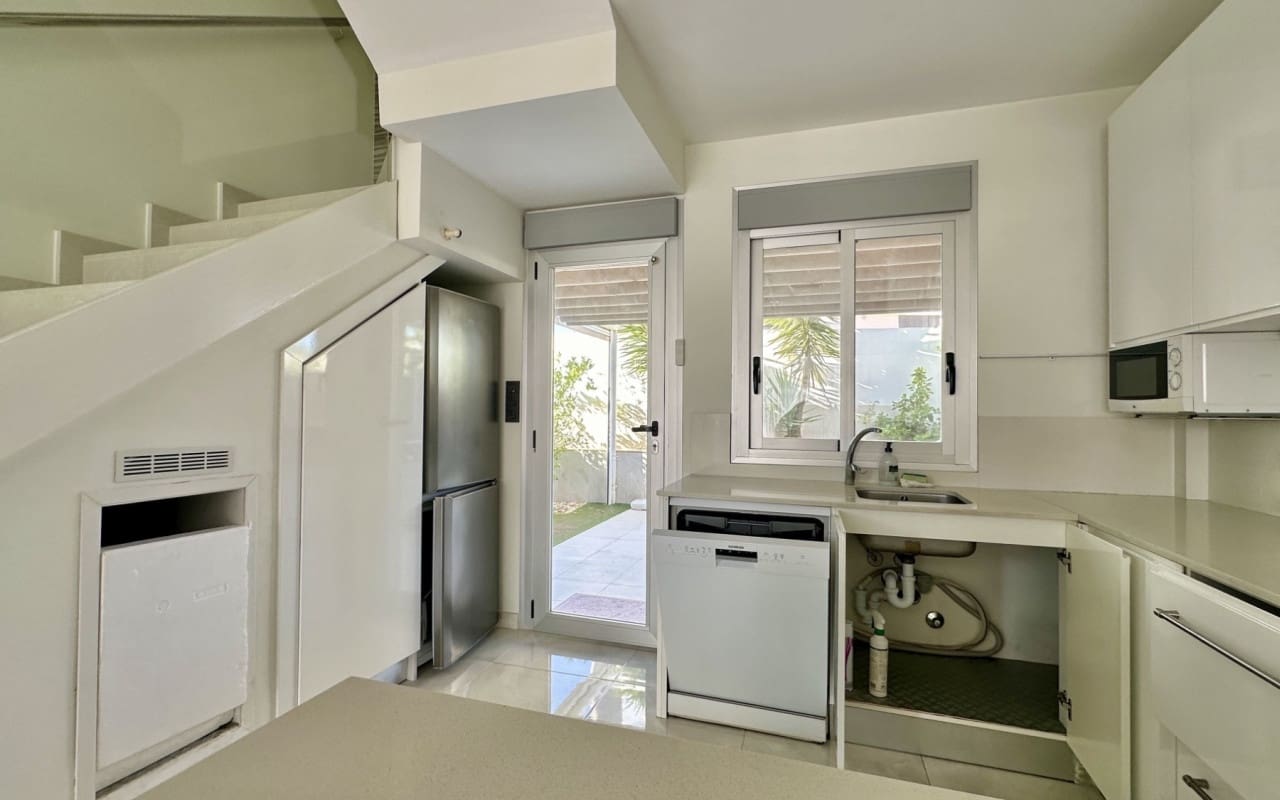 3 soveværelse Villa til salg i Orihuela Costa med swimmingpool - € 389.000 (Ref: 9421556)