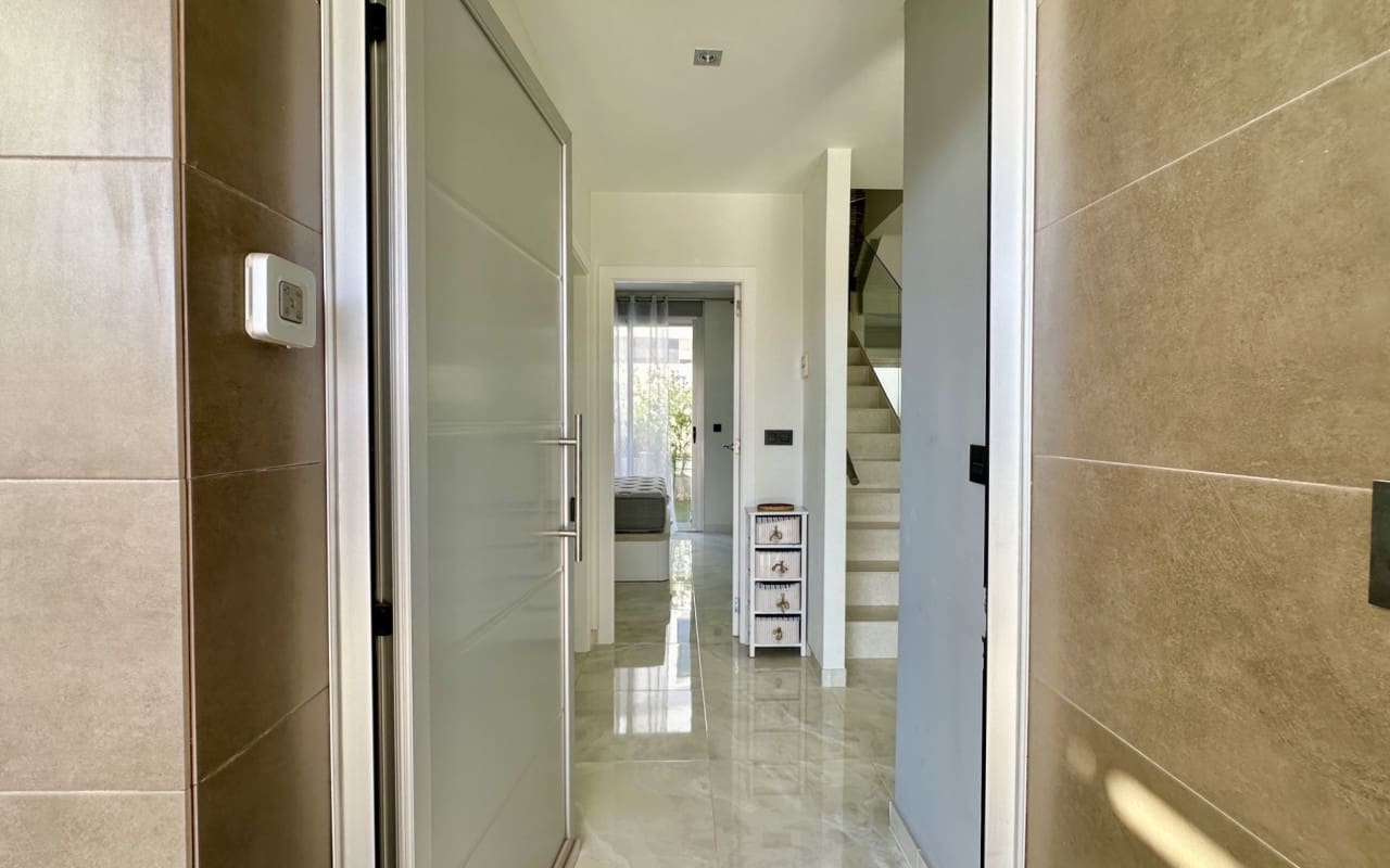 3 soveværelse Villa til salg i Orihuela Costa med swimmingpool - € 389.000 (Ref: 9421556)