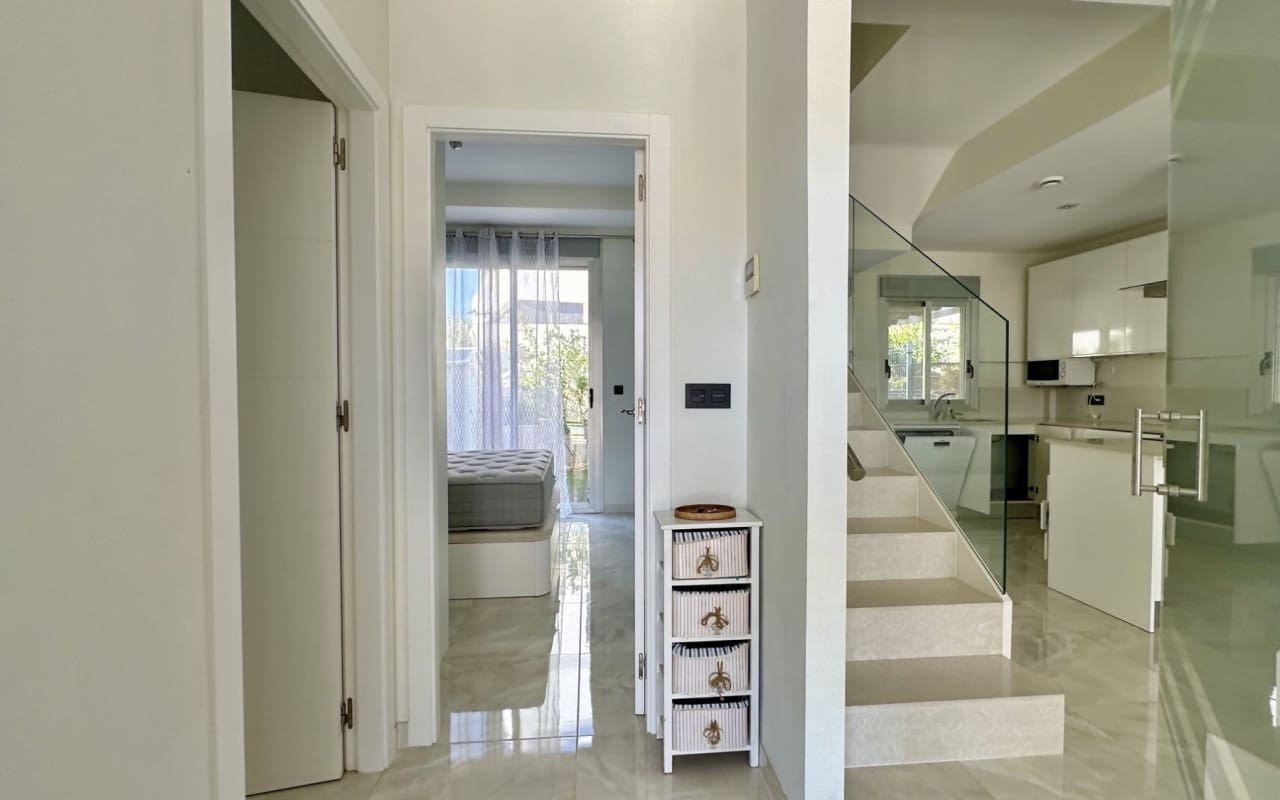 3 soveværelse Villa til salg i Orihuela Costa med swimmingpool - € 389.000 (Ref: 9421556)