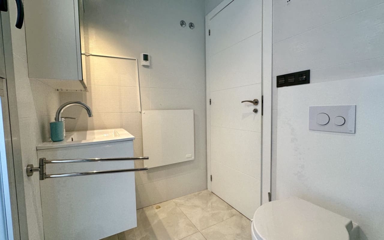 3 soveværelse Villa til salg i Orihuela Costa med swimmingpool - € 389.000 (Ref: 9421556)