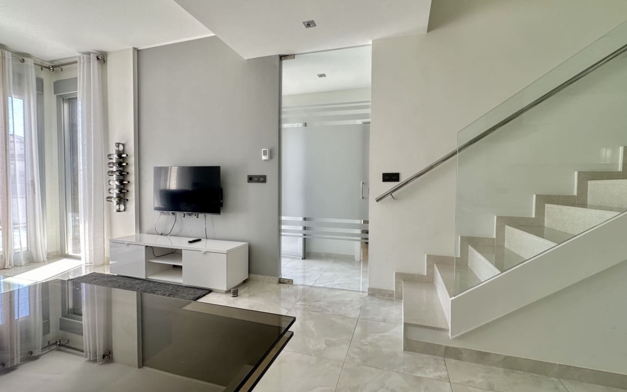 3 soveværelse Villa til salg i Orihuela Costa med swimmingpool - € 389.000 (Ref: 9421556)