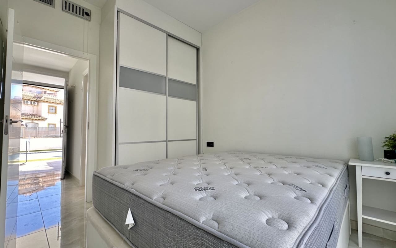 3 soveværelse Villa til salg i Orihuela Costa med swimmingpool - € 389.000 (Ref: 9421556)