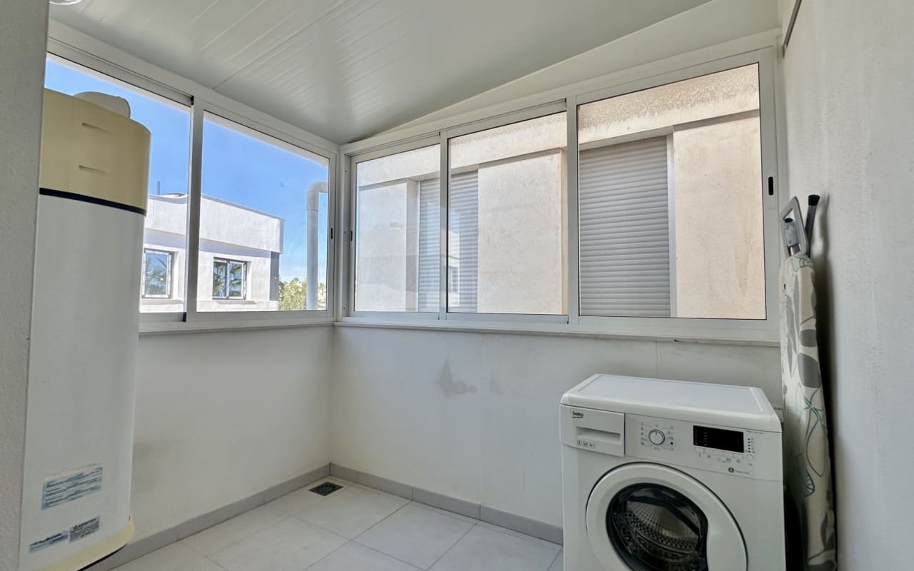 3 soveværelse Villa til salg i Orihuela Costa med swimmingpool - € 389.000 (Ref: 9421556)