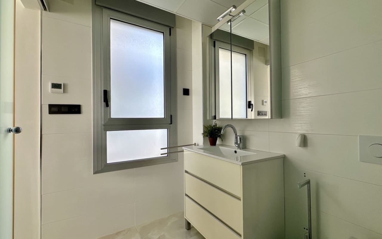 3 soveværelse Villa til salg i Orihuela Costa med swimmingpool - € 389.000 (Ref: 9421556)