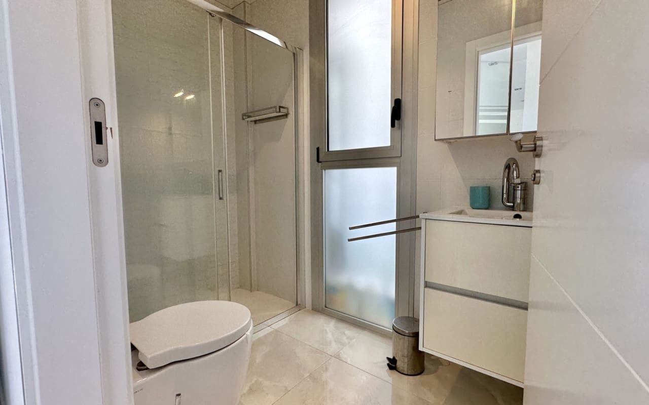 3 soveværelse Villa til salg i Orihuela Costa med swimmingpool - € 389.000 (Ref: 9421556)