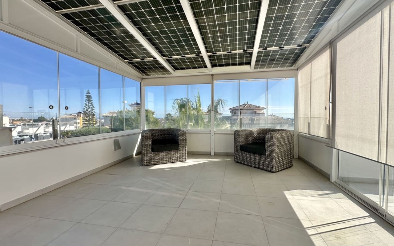 3 soveværelse Villa til salg i Orihuela Costa med swimmingpool - € 389.000 (Ref: 9421556)