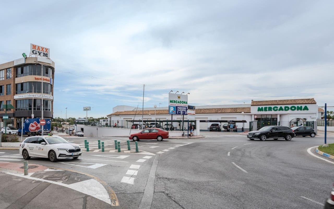 2 bedroom Apartment for sale in Playa Flamenca with pool - € 380,000 (Ref: 9421559)