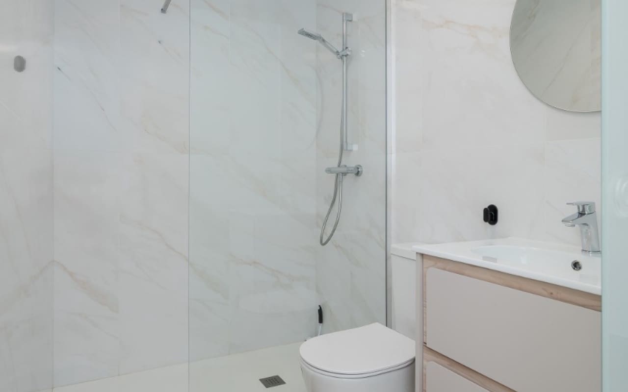 2 bedroom Apartment for sale in Playa Flamenca with pool - € 380,000 (Ref: 9421559)