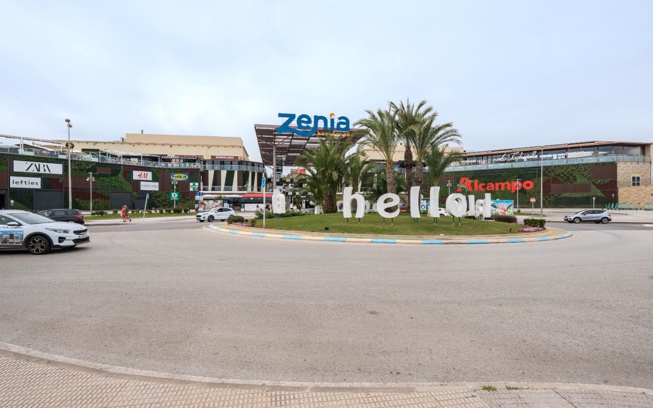 2 bedroom Apartment for sale in Playa Flamenca with pool - € 380,000 (Ref: 9421559)