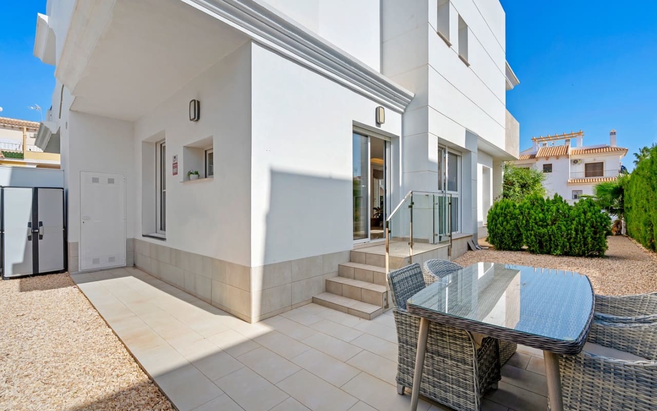 3 soverom Hus til salgs i Dona Pepa med svømmebasseng - € 379 000 (Ref: 9428156)