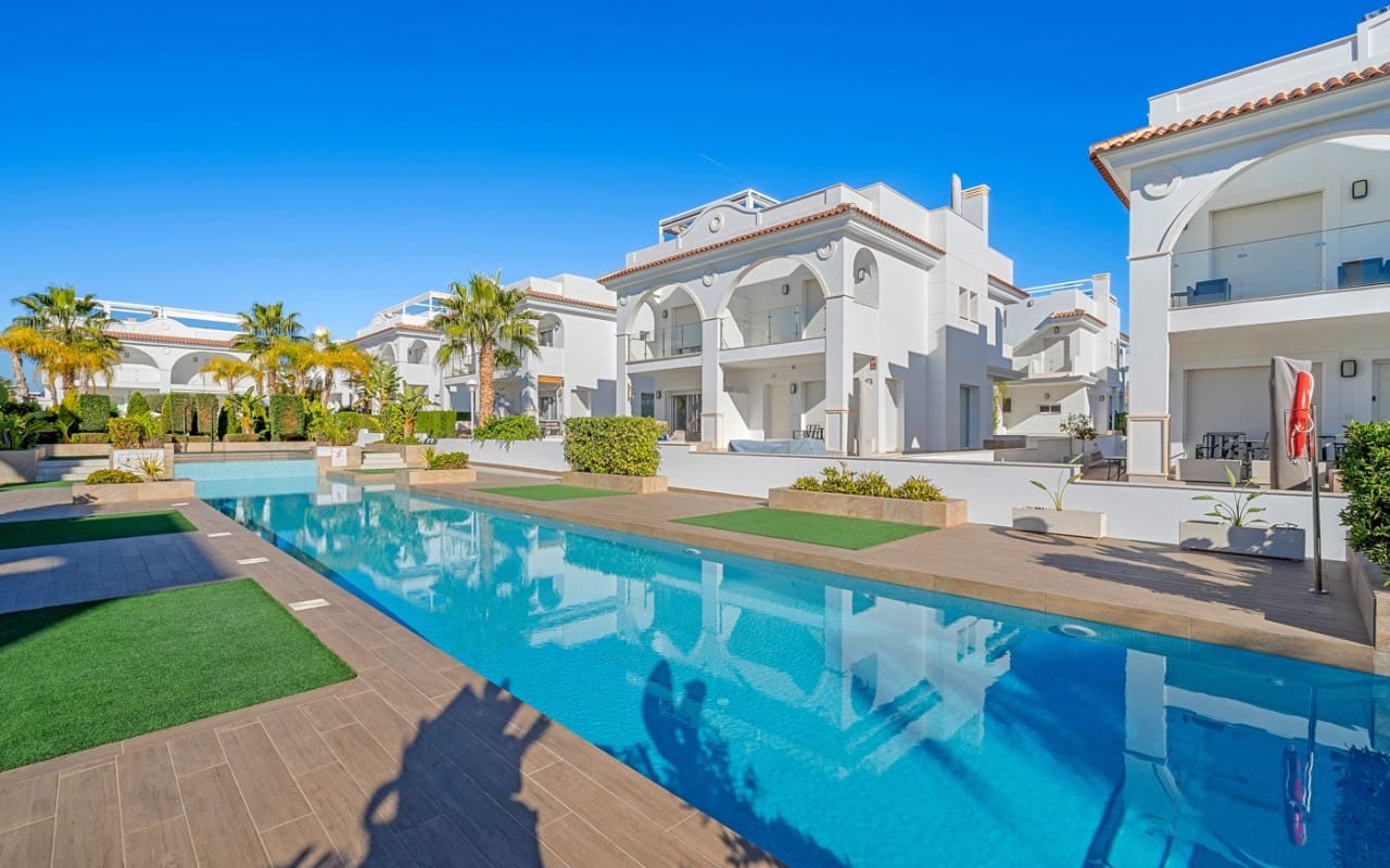 3 soverom Hus til salgs i Dona Pepa med svømmebasseng - € 379 000 (Ref: 9428156)