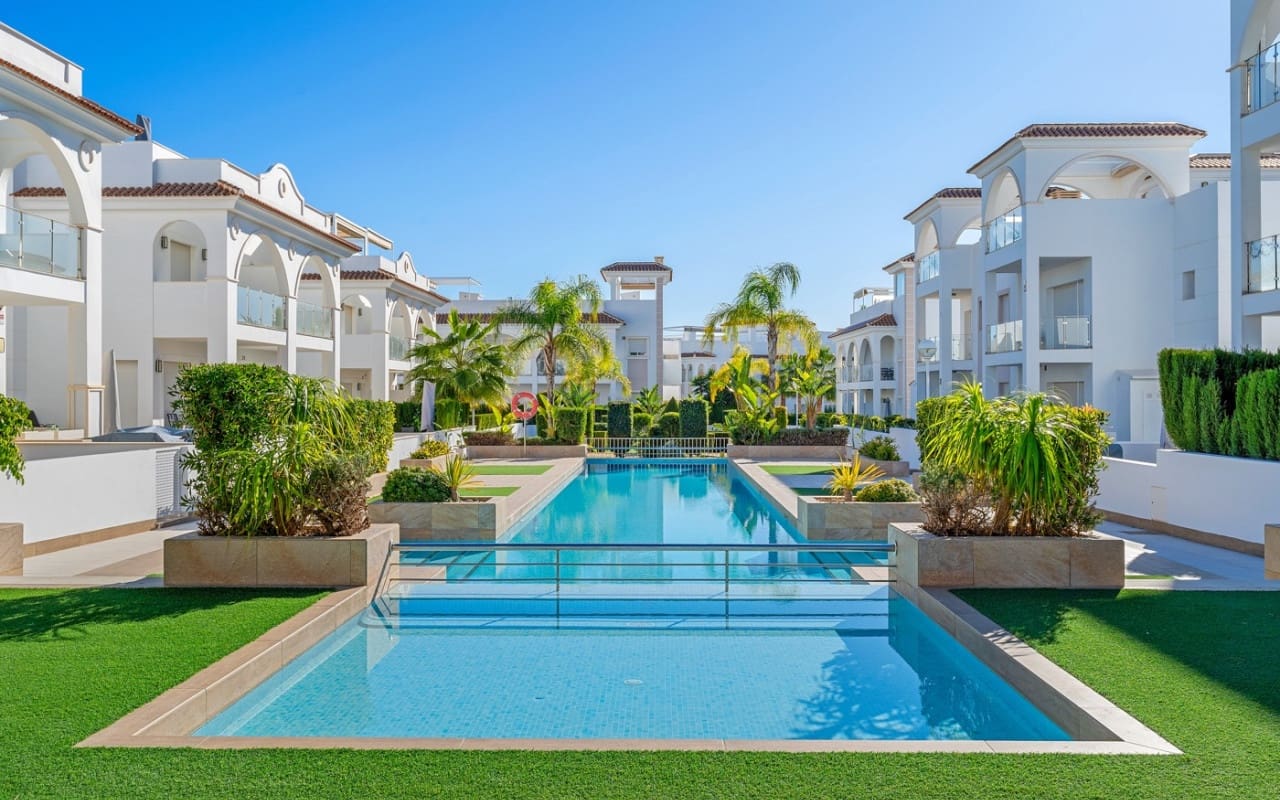 3 soverom Hus til salgs i Dona Pepa med svømmebasseng - € 379 000 (Ref: 9428156)