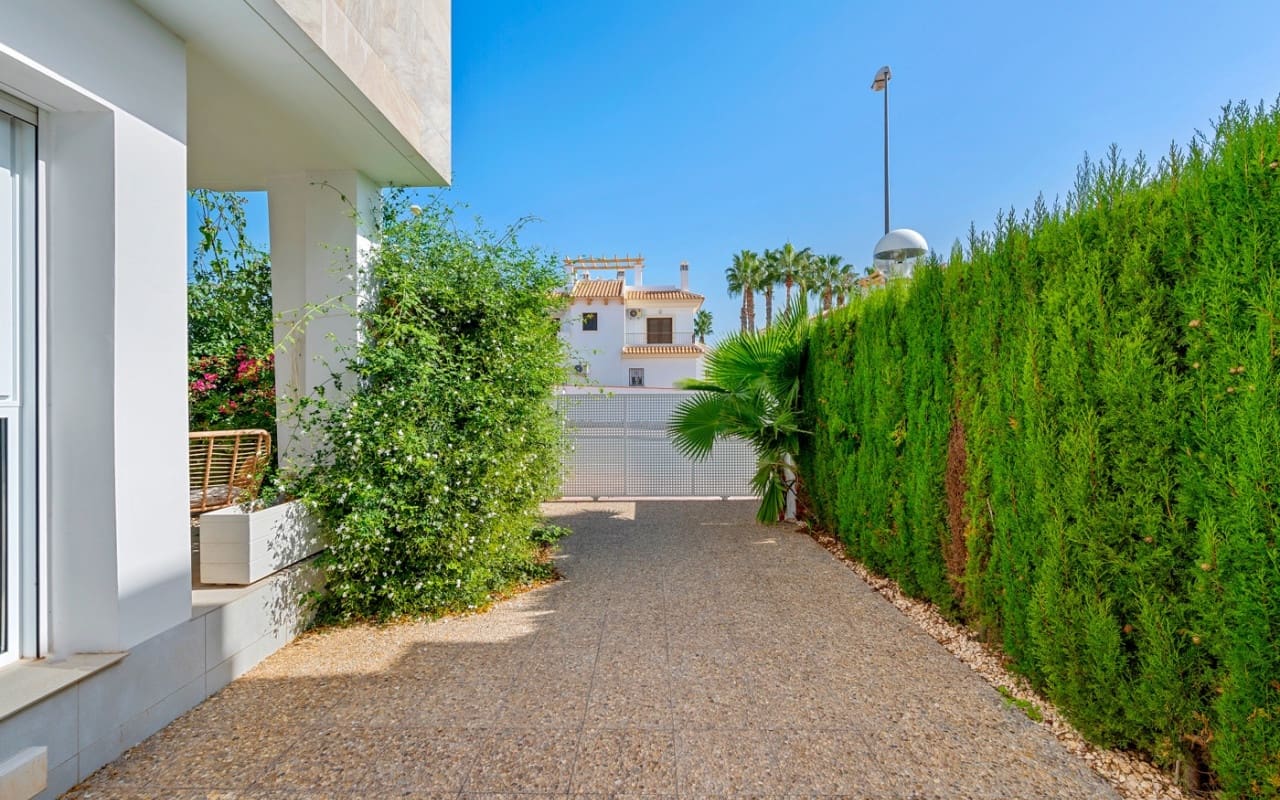 3 soverom Hus til salgs i Dona Pepa med svømmebasseng - € 379 000 (Ref: 9428156)