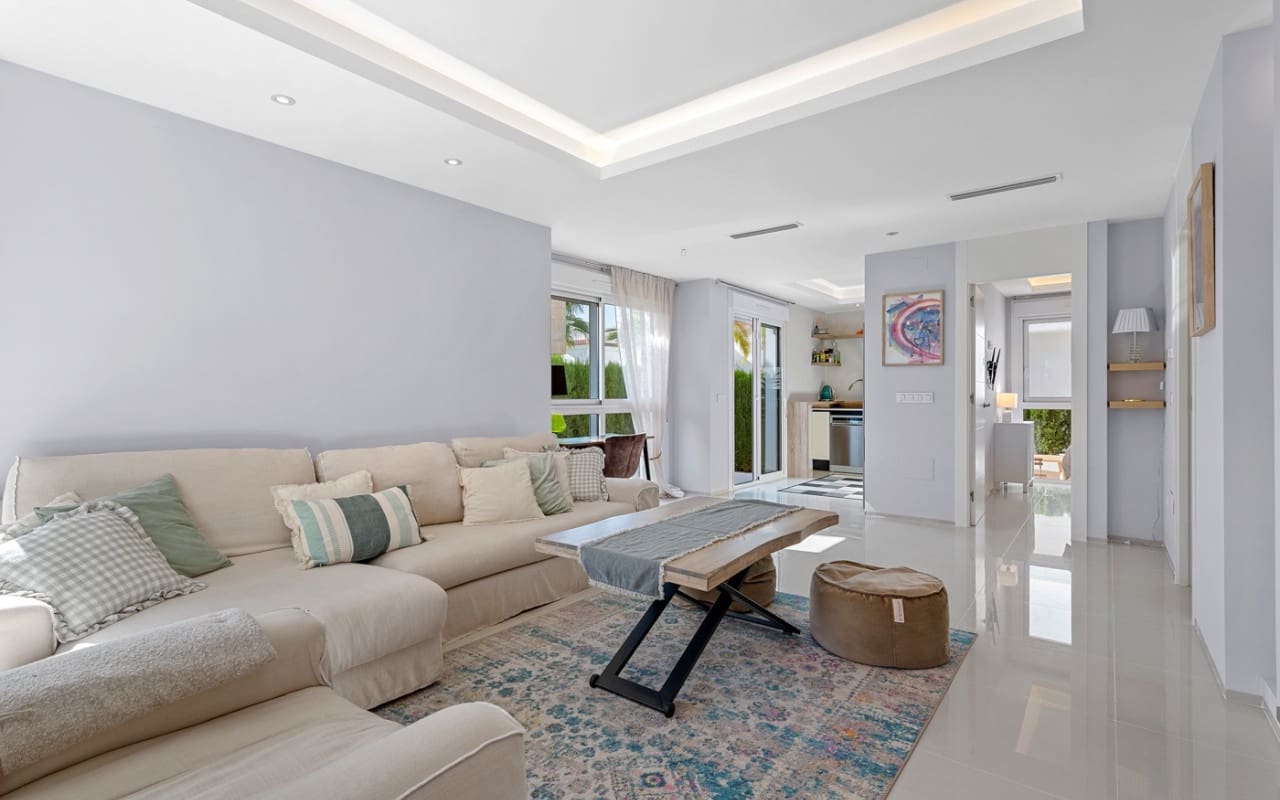 3 soverom Hus til salgs i Dona Pepa med svømmebasseng - € 379 000 (Ref: 9428156)