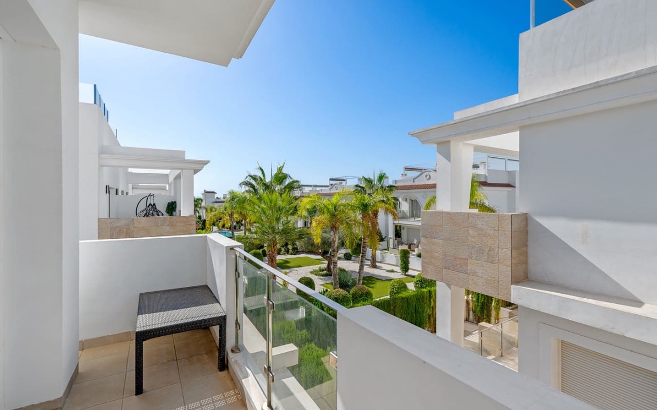 3 soverom Hus til salgs i Dona Pepa med svømmebasseng - € 379 000 (Ref: 9428156)