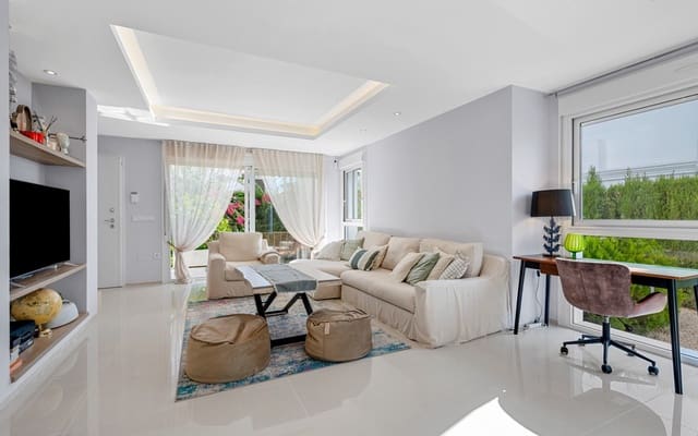 3 bedroom Townhouse for sale in Doña Pepa, Rojales with pool - € 379,000 (Ref: 9428156)