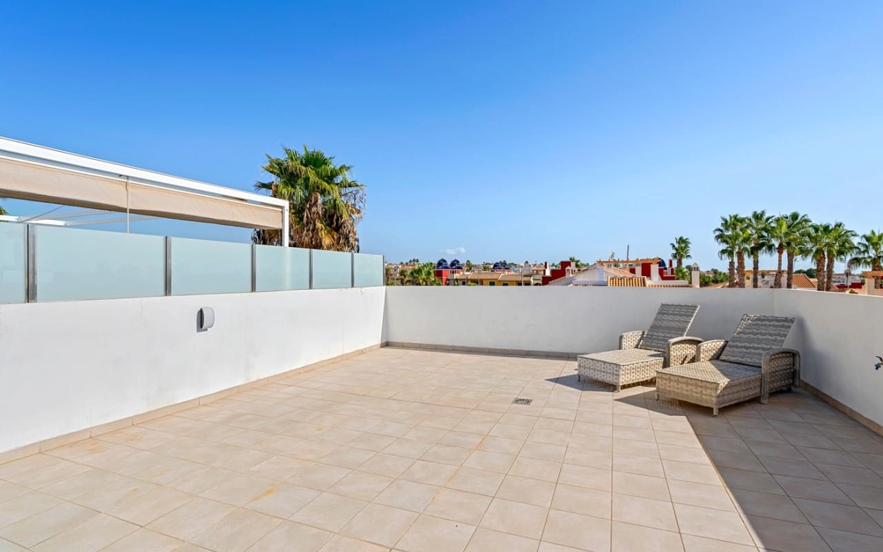 3 soverom Hus til salgs i Dona Pepa med svømmebasseng - € 379 000 (Ref: 9428156)