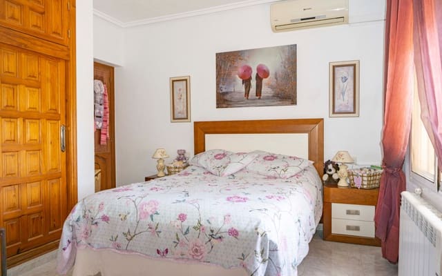 3 soveværelse Villa til salg i Ciudad Quesada, Rojales med swimmingpool - € 379.950 (Ref: 9428158)