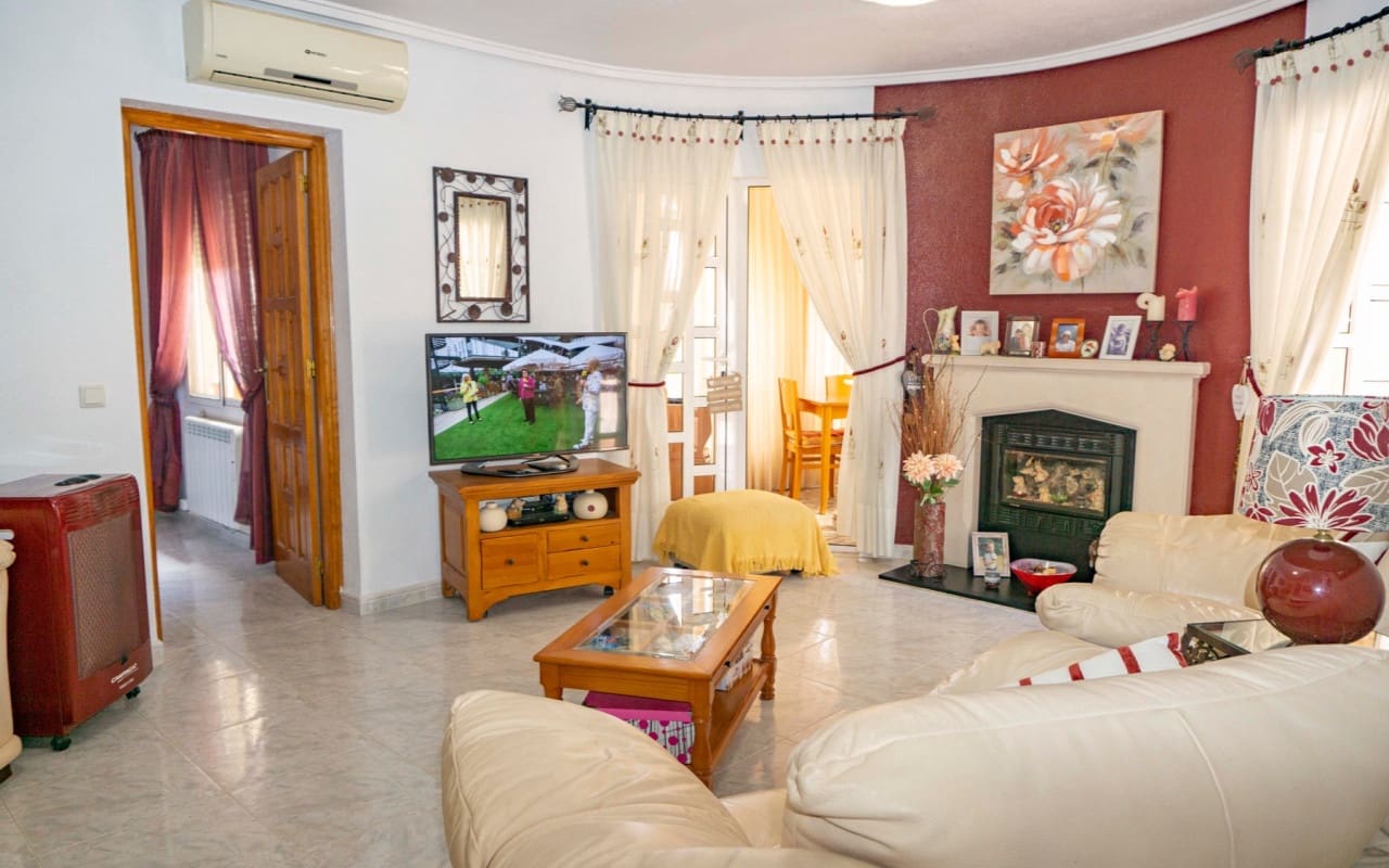 3 soveværelse Villa til salg i Ciudad Quesada med swimmingpool - € 379.950 (Ref: 9428158)