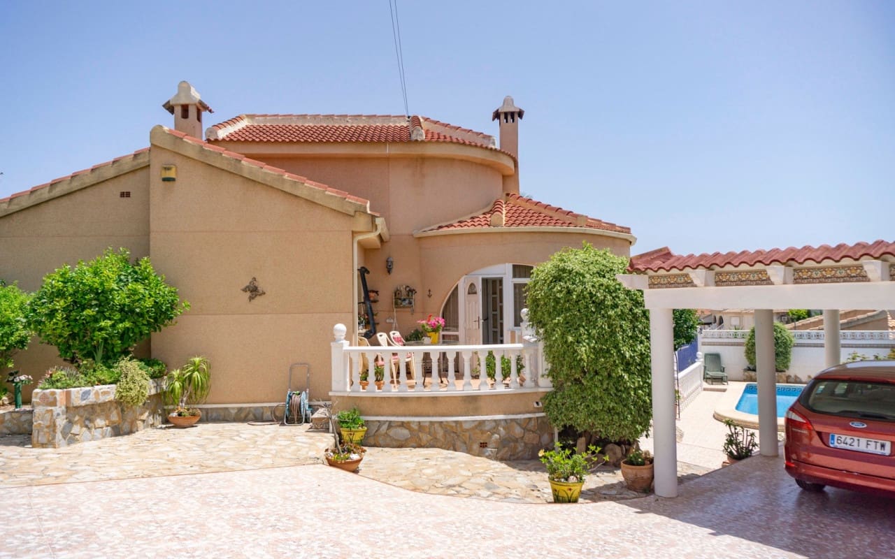 3 soveværelse Villa til salg i Ciudad Quesada med swimmingpool - € 379.950 (Ref: 9428158)