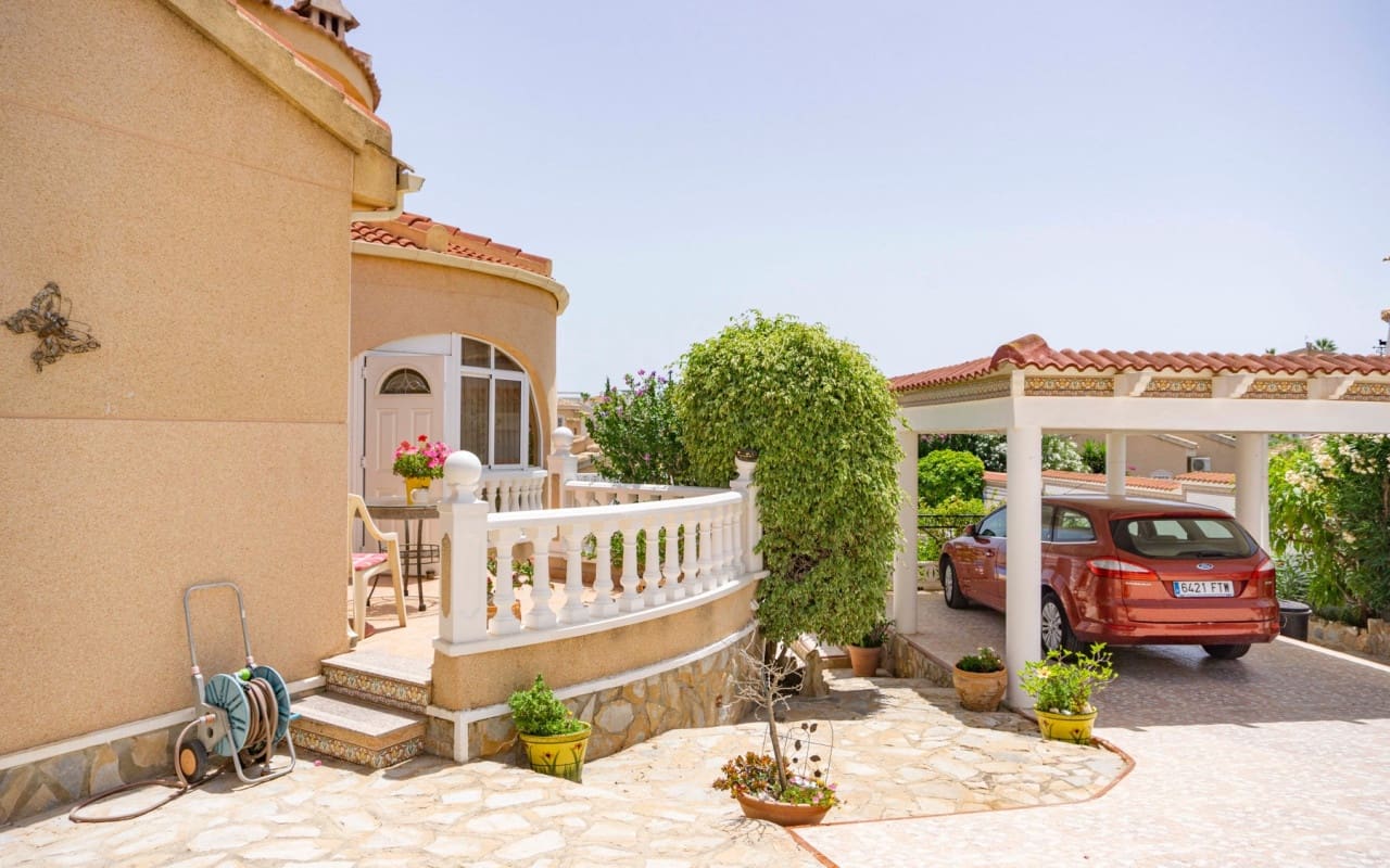 3 soveværelse Villa til salg i Ciudad Quesada med swimmingpool - € 379.950 (Ref: 9428158)