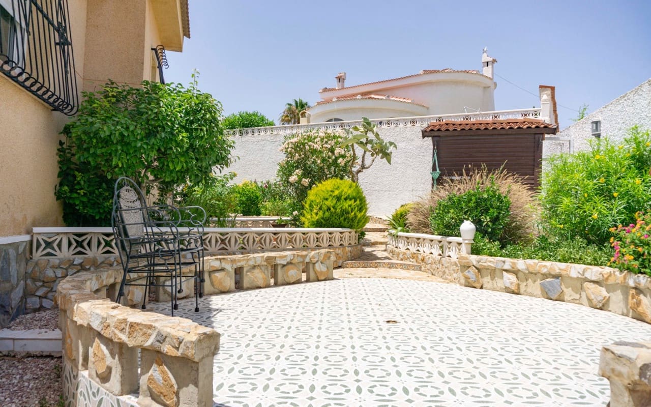 3 soveværelse Villa til salg i Ciudad Quesada med swimmingpool - € 379.950 (Ref: 9428158)