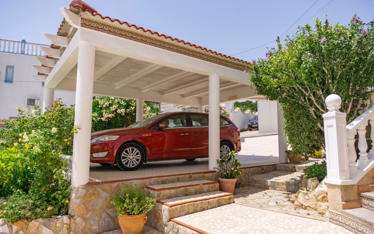 3 soveværelse Villa til salg i Ciudad Quesada med swimmingpool - € 379.950 (Ref: 9428158)