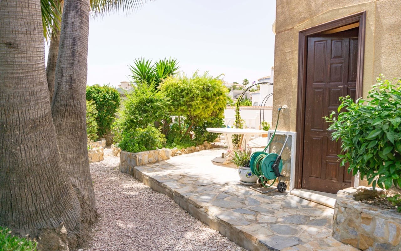 3 soveværelse Villa til salg i Ciudad Quesada med swimmingpool - € 379.950 (Ref: 9428158)