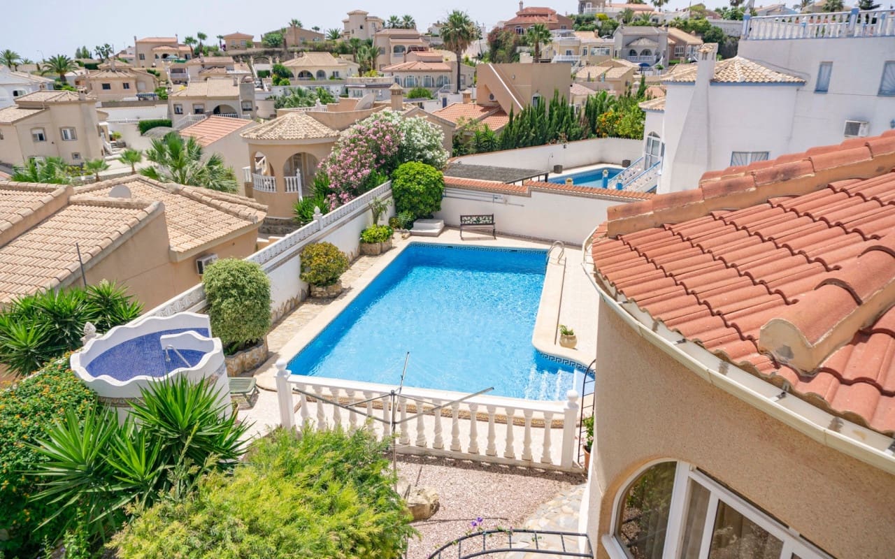 3 soveværelse Villa til salg i Ciudad Quesada med swimmingpool - € 379.950 (Ref: 9428158)