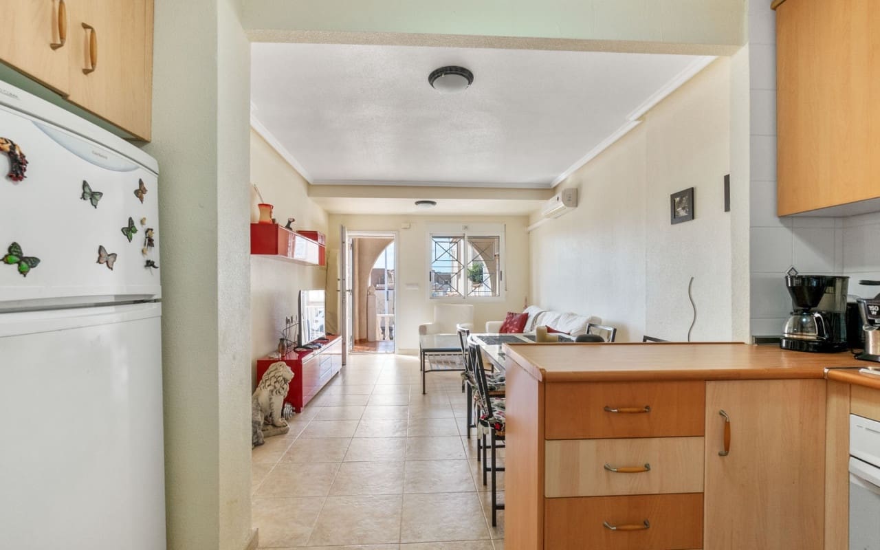 4 soveværelse Byhus til salg i Torrevieja med swimmingpool - € 259.000 (Ref: 9428159)