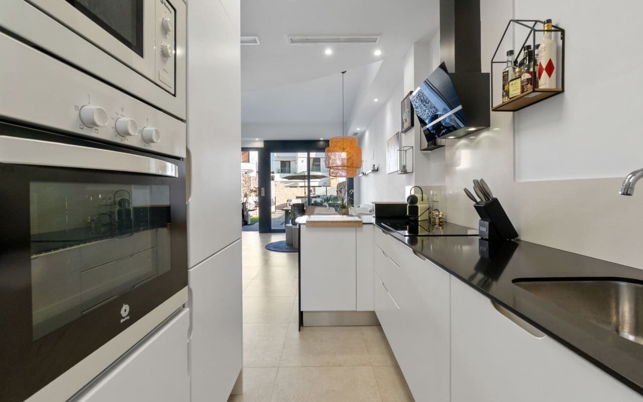 3 sypialnia Dom na sprzedaż w Villamartin z basenem - 325 000 € (Ref: 9428160)