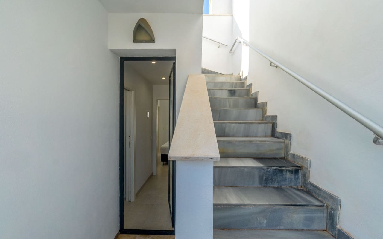 3 sypialnia Dom na sprzedaż w Villamartin z basenem - 325 000 € (Ref: 9428160)