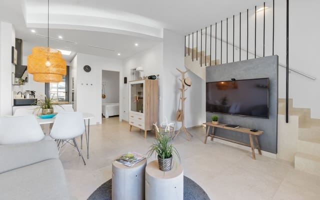 3 soveværelse Byhus til salg i Villamartin, Orihuela med swimmingpool - € 325.000 (Ref: 9428160)