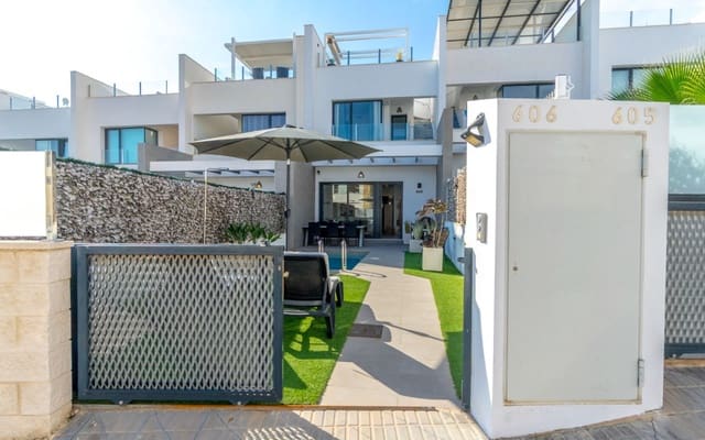 3 soveværelse Byhus til salg i Villamartin, Orihuela med swimmingpool - € 325.000 (Ref: 9428160)