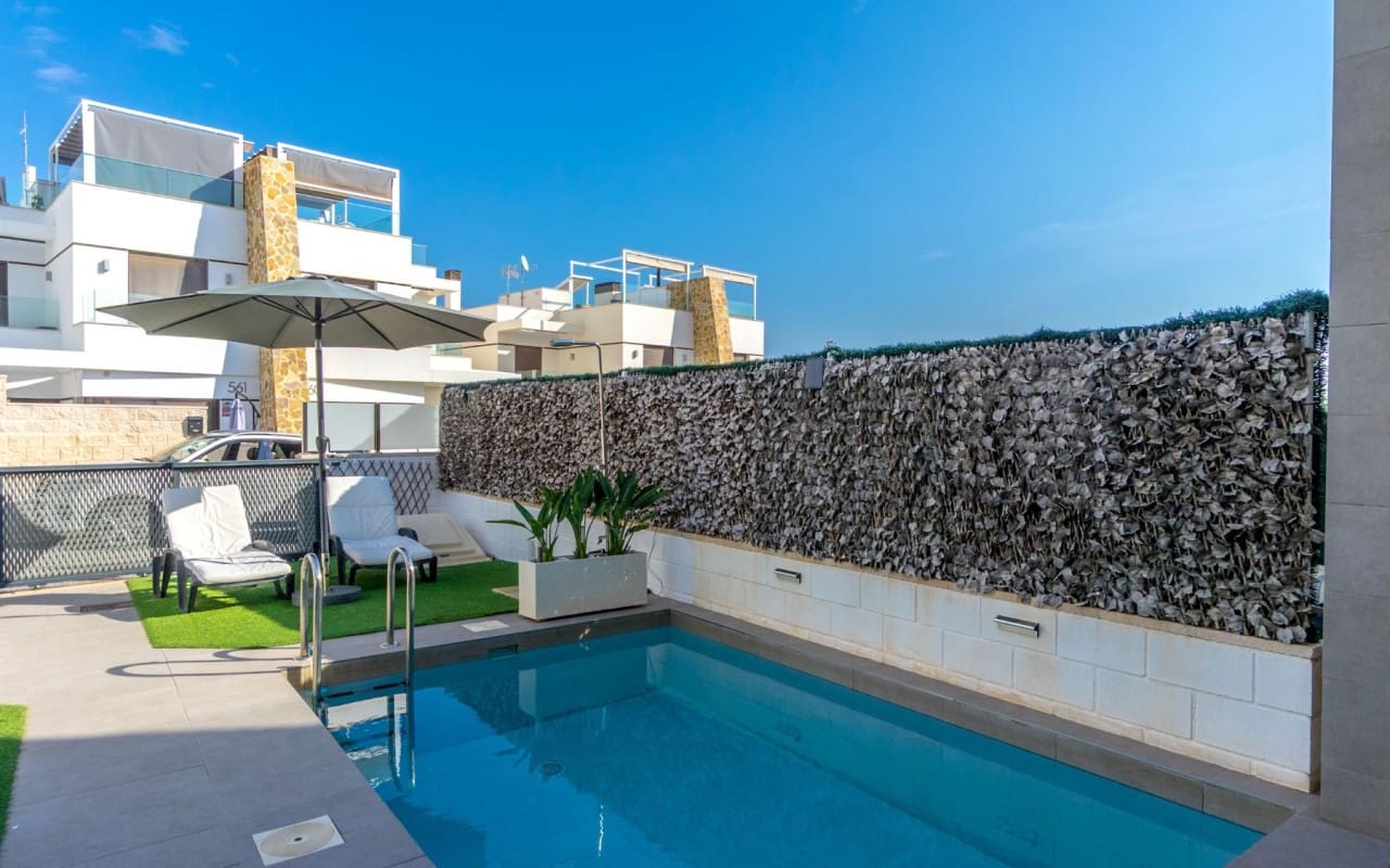 3 sypialnia Dom na sprzedaż w Villamartin z basenem - 325 000 € (Ref: 9428160)