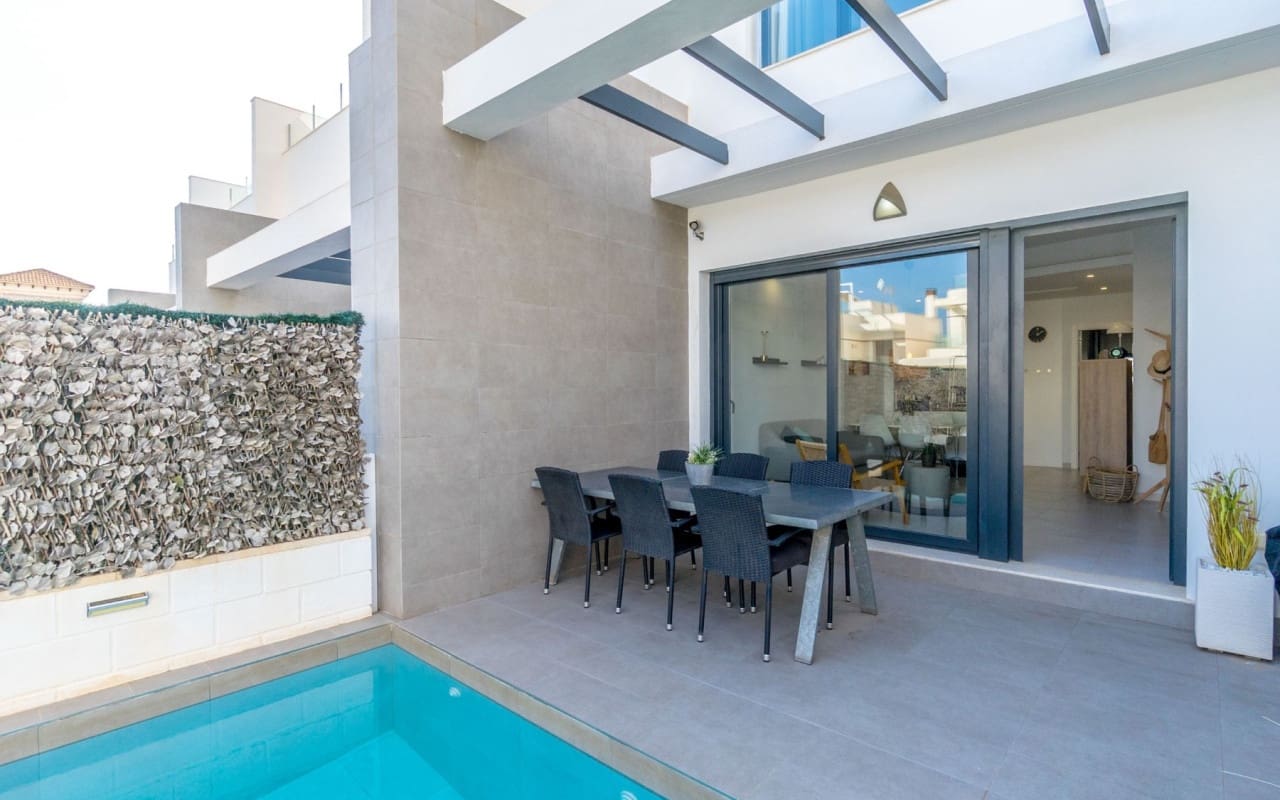 3 sypialnia Dom na sprzedaż w Villamartin z basenem - 325 000 € (Ref: 9428160)