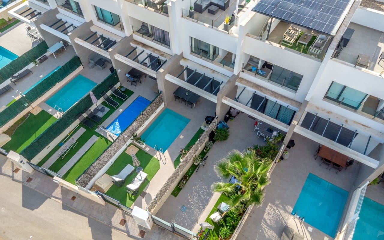 3 sypialnia Dom na sprzedaż w Villamartin z basenem - 325 000 € (Ref: 9428160)