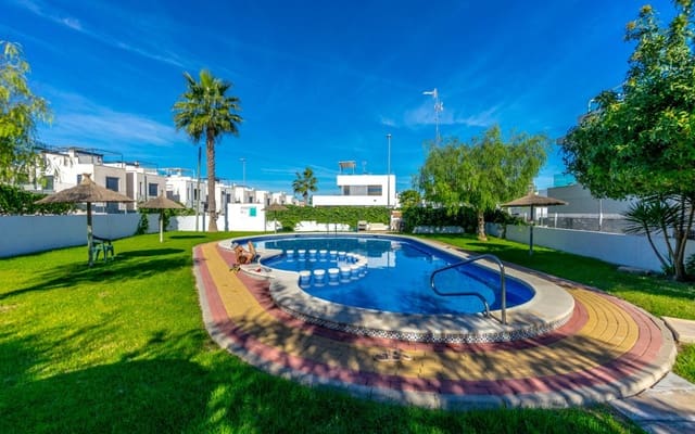 3 soveværelse Byhus til salg i Villamartin, Orihuela med swimmingpool - € 325.000 (Ref: 9428160)