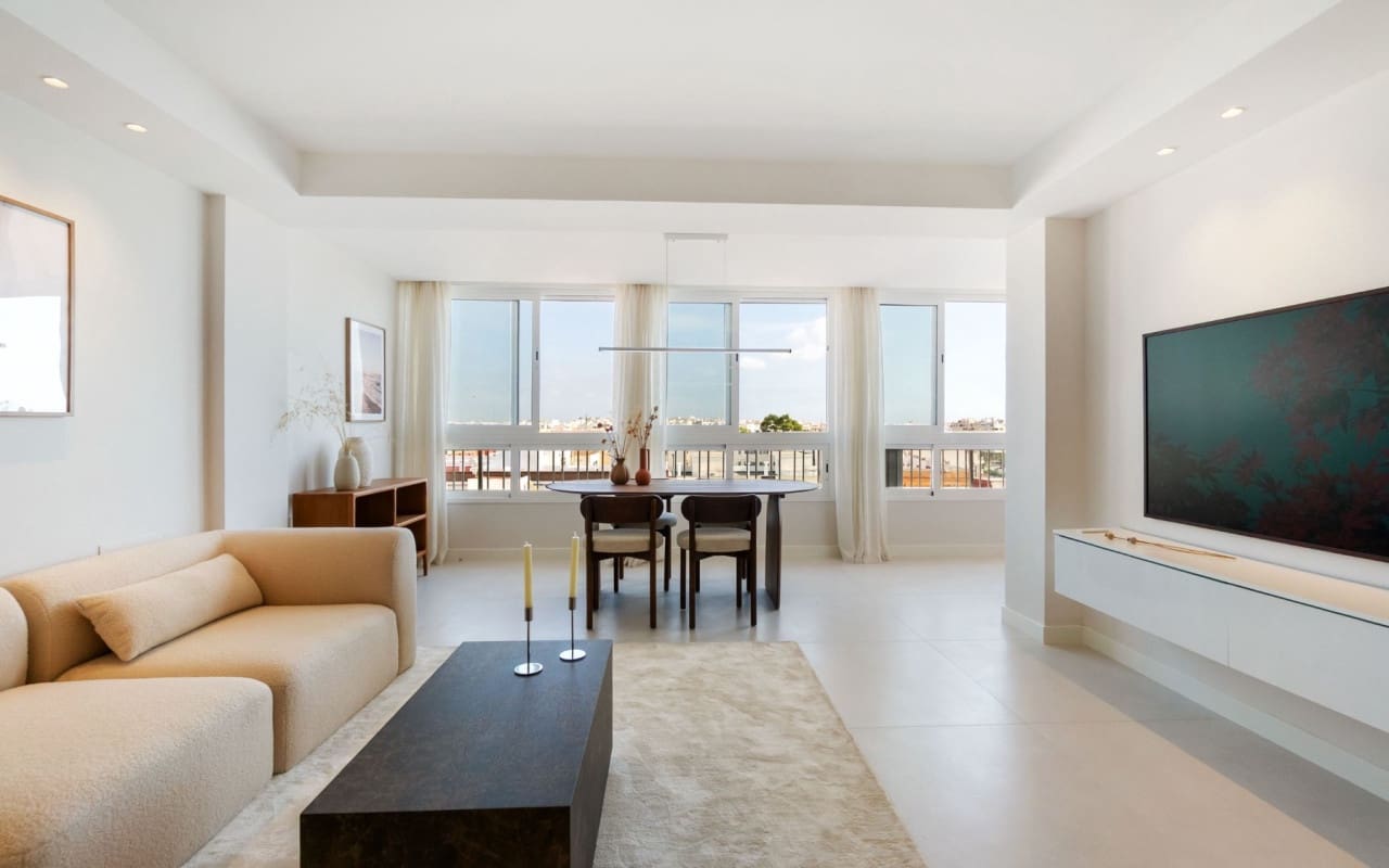 3 soveværelse Strandlejlighed til salg i Torrevieja med swimmingpool - € 359.000 (Ref: 9428164)