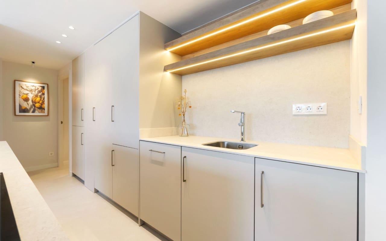 3 soveværelse Strandlejlighed til salg i Torrevieja med swimmingpool - € 359.000 (Ref: 9428164)