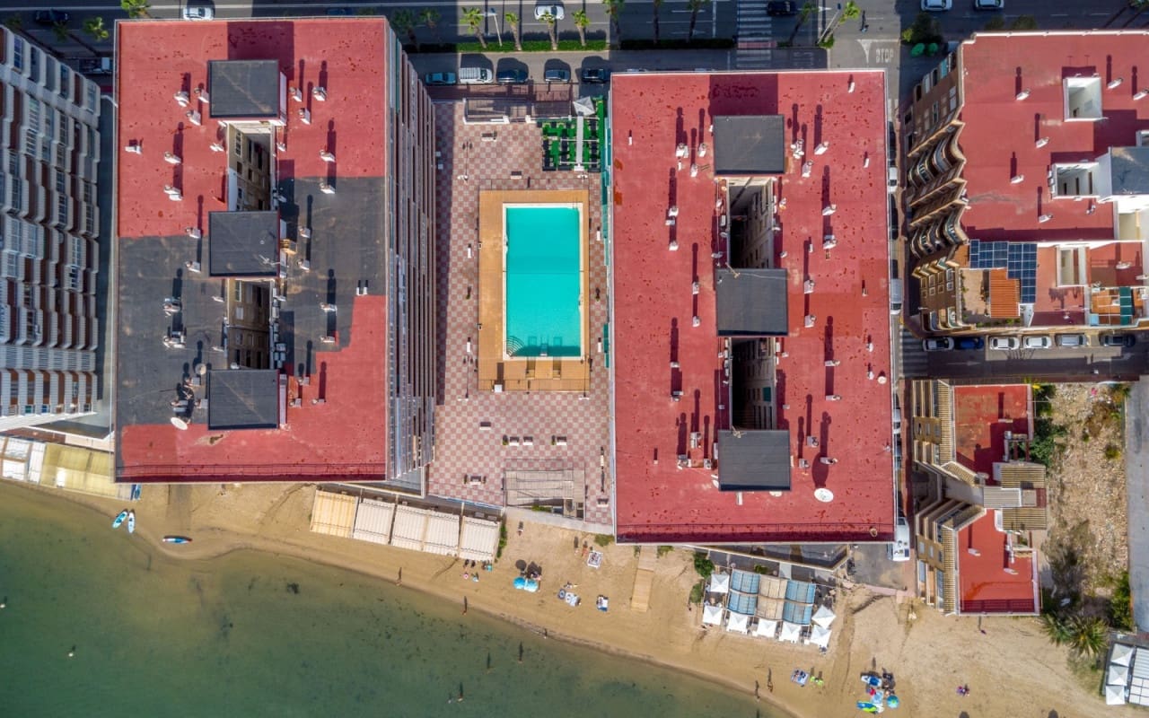 3 soveværelse Strandlejlighed til salg i Torrevieja med swimmingpool - € 359.000 (Ref: 9428164)