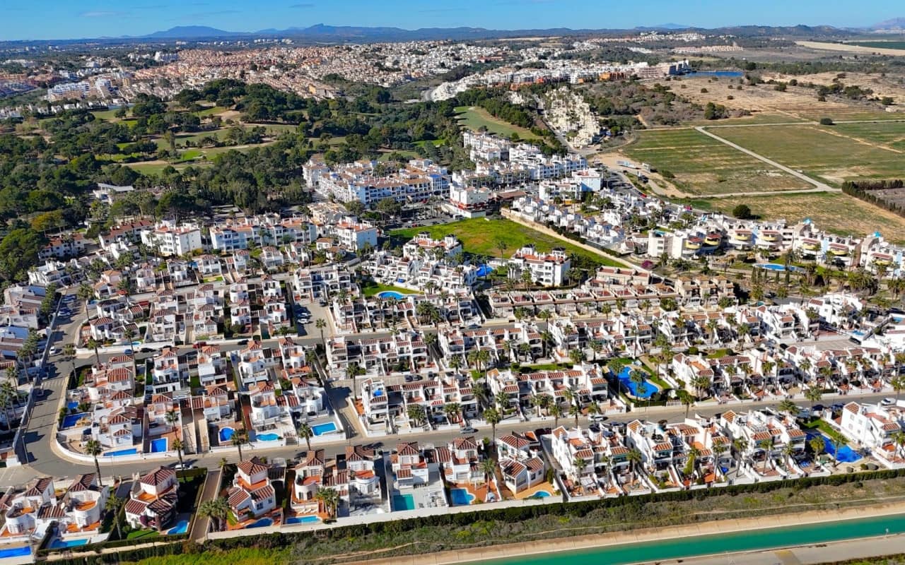 2 chambre Maison de Ville à vendre à Villamartin avec piscine - 244 990 € (Ref: 9444756)