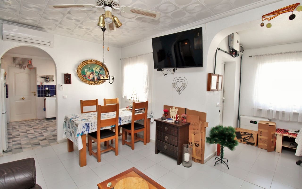 2 sovrum Villa till salu i El Chaparral med pool - 279 000 € (Ref: 9444757)