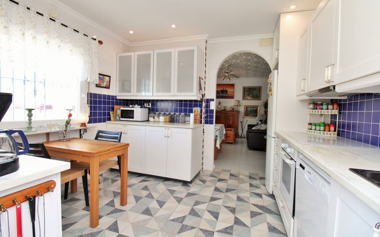 2 sovrum Villa till salu i El Chaparral med pool - 279 000 € (Ref: 9444757)