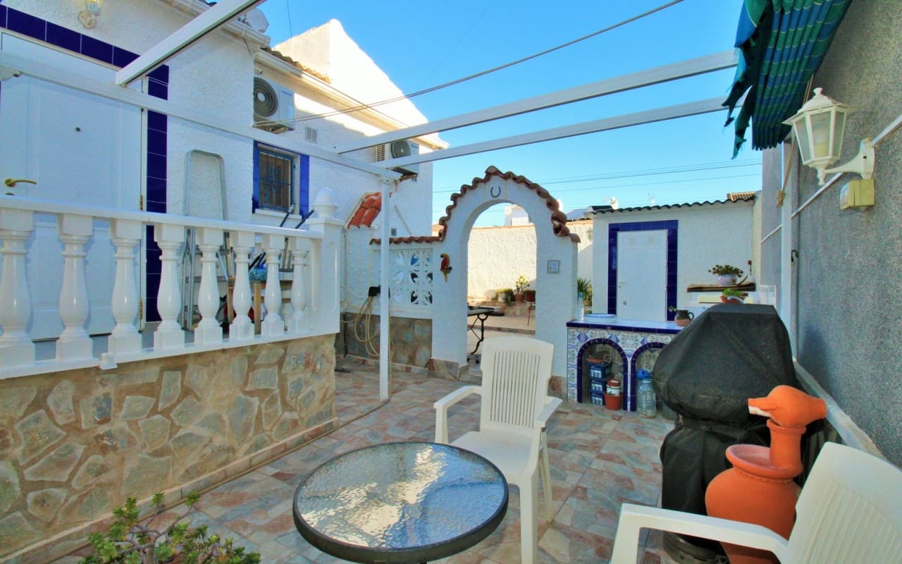 2 sovrum Villa till salu i El Chaparral med pool - 279 000 € (Ref: 9444757)
