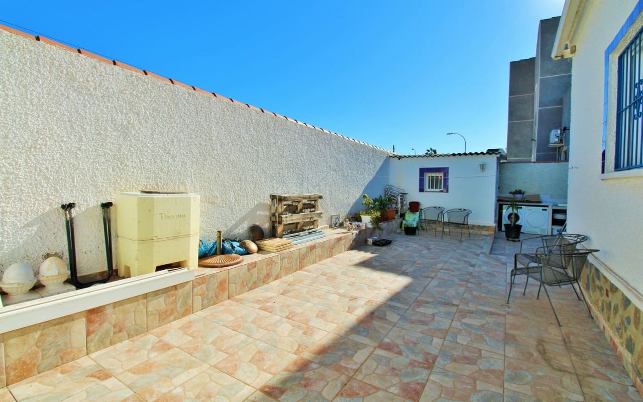 2 sovrum Villa till salu i El Chaparral med pool - 279 000 € (Ref: 9444757)