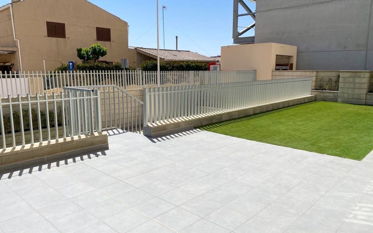 2 soveværelse Lejlighed til salg i Torrevieja med swimmingpool - € 340.000 (Ref: 9444759)