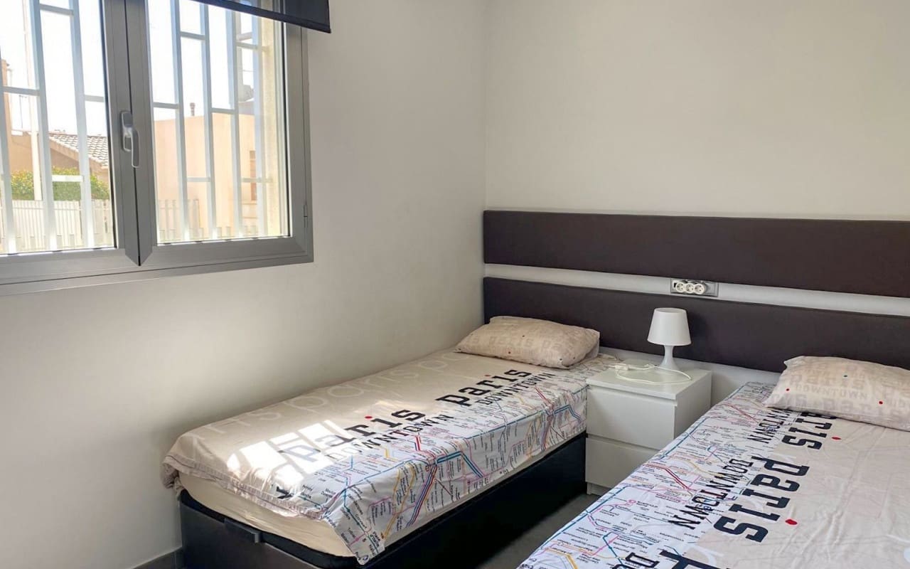 2 soveværelse Lejlighed til salg i Torrevieja med swimmingpool - € 340.000 (Ref: 9444759)