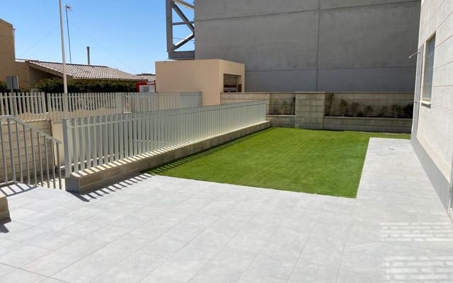 2 makuuhuone Huoneisto myytävänä paikassa Los Europeos, Torrevieja mukana uima-altaan - 340 000 € (Ref: 9444759)