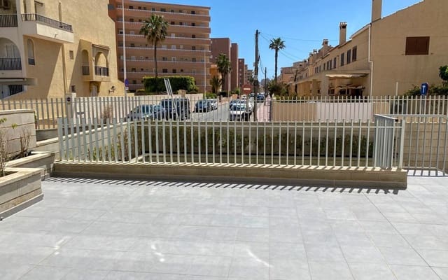 2 makuuhuone Huoneisto myytävänä paikassa Los Europeos, Torrevieja mukana uima-altaan - 340 000 € (Ref: 9444759)